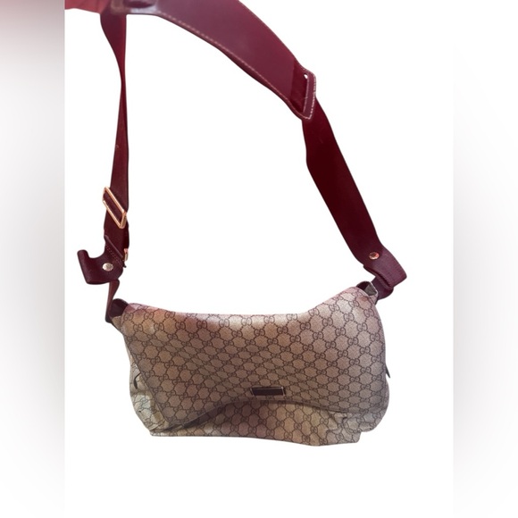 Gucci Beige Monogram Diaper Bag - Picture 3 of 9